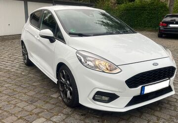 Ford Fiesta 74.000 km 10.300 &euro; Düsseldorf 40597
