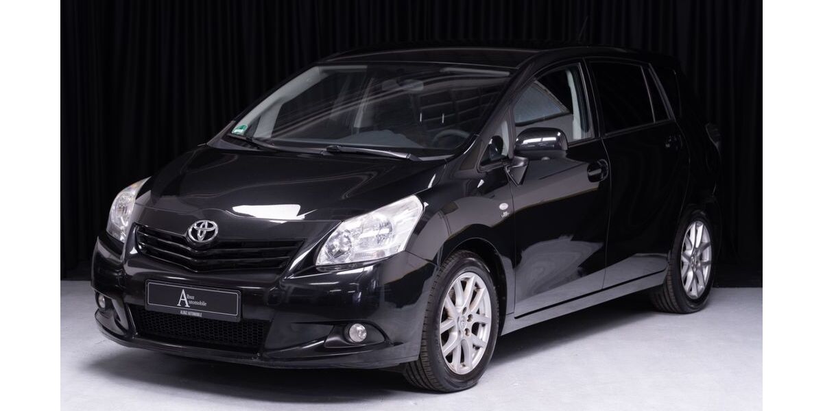 Toyota Verso 230.911 km 5.499 &euro; Düsseldorf 40211