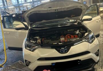 Toyota RAV 4 100.000 km 20.500 &euro; Duisburg 47198