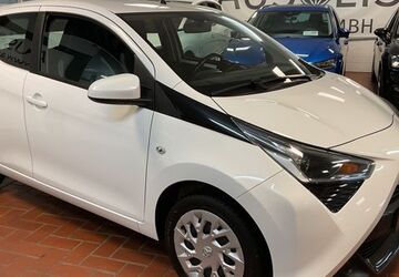 Toyota Aygo (X) 51.000 km 11.390 &euro; Wülfrath 42489