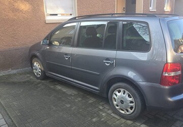 VW Touran 194.000 km 1.150 &euro; Dinslaken 46535