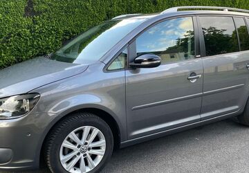 VW Touran 121.464 km 8.300 &euro; Duisburg 47178