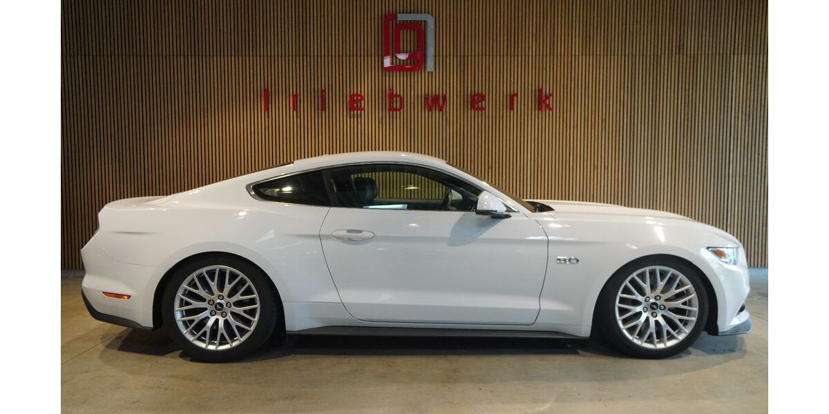 Ford Mustang 13.000 km 41.441 &euro; Duisburg 47228