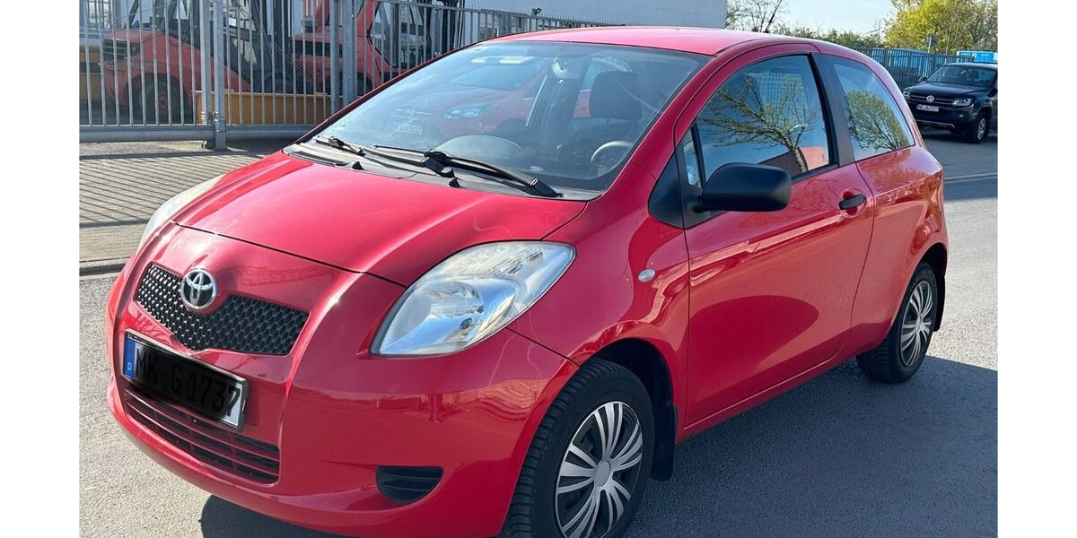 Toyota Yaris 154.500 km 2.490 &euro; Neuss 41460