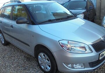 Skoda Fabia 158.400 km 4.999 &euro; Duisburg 47249