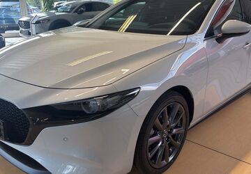 Mazda 3 4.440 km 27.561 &euro; Neuss 41464