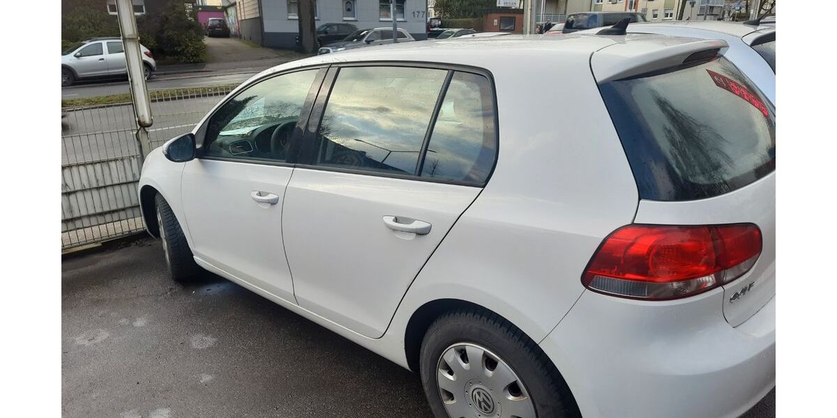 VW Golf 220.000 km 4.950 &euro; Essen 45276