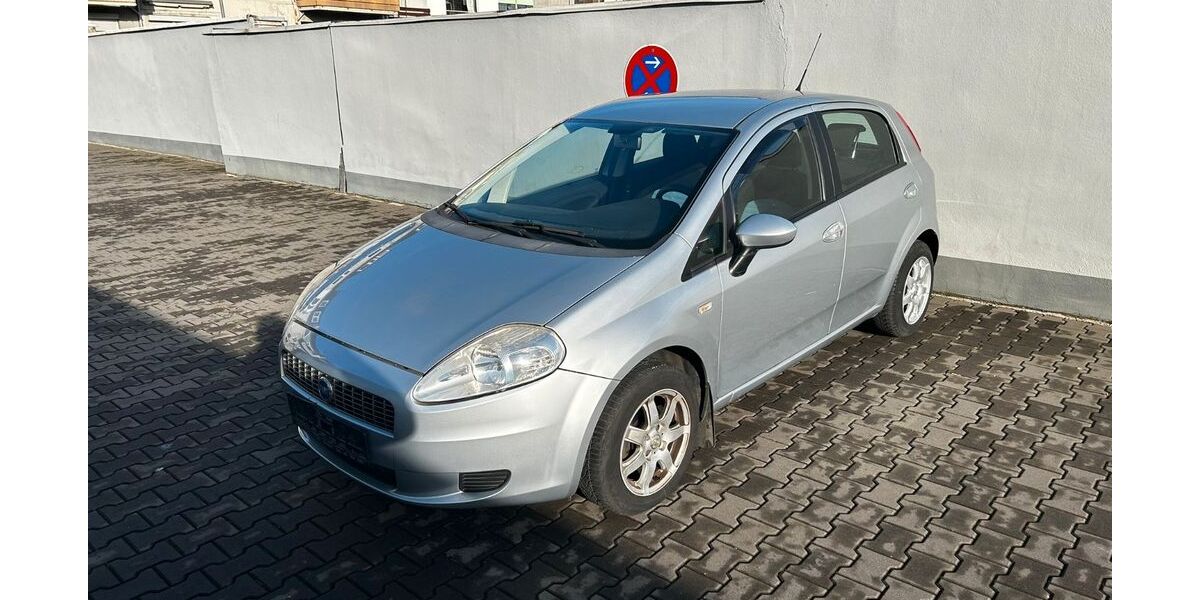 Fiat Grande Punto 158.000 km 2.200 &euro; Duisburg 47058