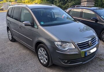 VW Touran 229.000 km 4.999 &euro; Hattingen 45525