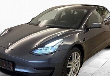 Tesla Model 3 78.457 km 25.395 &euro; Krefeld 47829