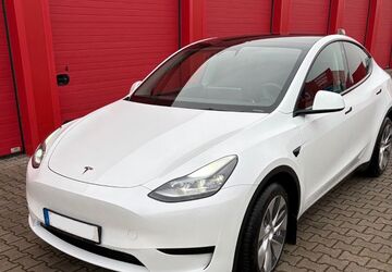 Tesla Model Y 50.000 km 34.490 &euro; Kamp-Lintfort 47475