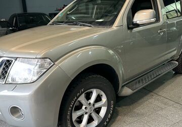Nissan Pathfinder 146.900 km 15.990 &euro; Duisburg 47059