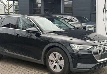 Audi e-tron 12.171 km 27.950 &euro; Krefeld 47805