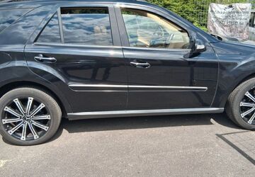 Mercedes-Benz ML 500 218.000 km 10.950 &euro; Gelsenkirchen 45896