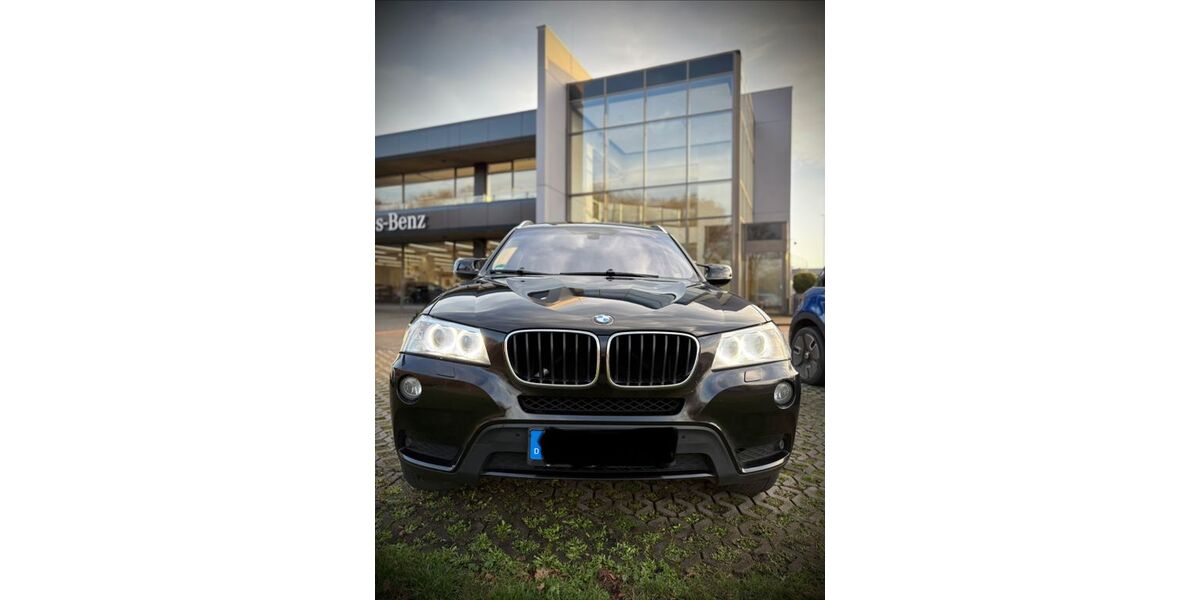BMW X3 230.000 km 11.900 &euro; Duisburg 47138