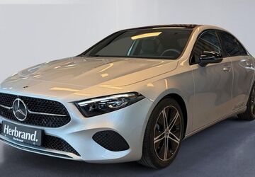 Mercedes-Benz A 200 1.001 km 40.690 &euro; Krefeld 47800