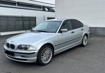 BMW 318 139.000 km 5.300 &euro; Neuss 41468