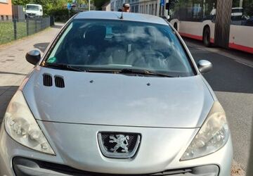 Peugeot 206 95.000 km 2.200 &euro; Duisburg 47138