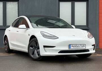 Tesla Model 3 121.632 km 18.999 &euro; Neuss 41472