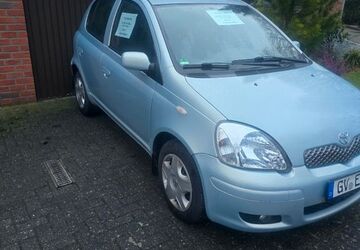 Toyota Yaris 81.000 km 2.700 &euro; Neuss 41469