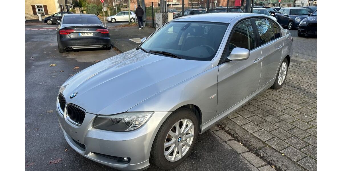 BMW 318 182.000 km 4.999 &euro; Duisburg 47226