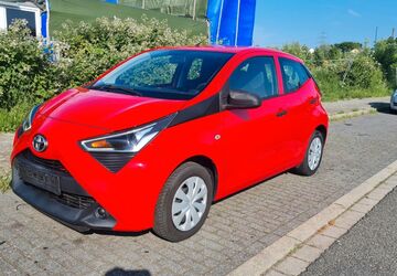 Toyota Aygo (X) 94.960 km 7.290 &euro; Duisburg 47229