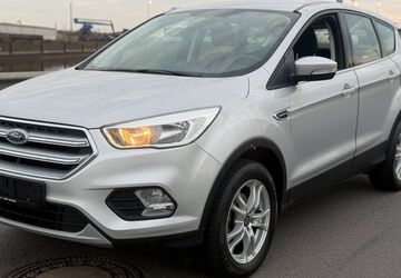 Ford Kuga 93.650 km 9.999 &euro; Duisburg 47138