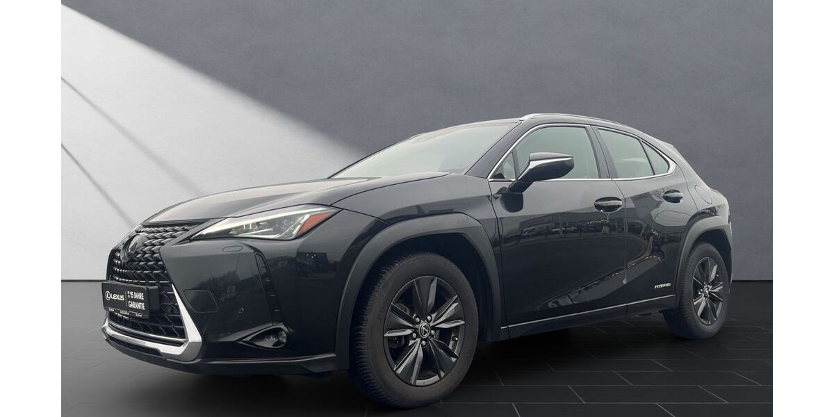 Lexus UX 69.000 km 20.949 &euro; Wesel 46485