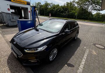 Ford Mondeo 83.083 km 22.490 &euro; Duisburg 47198