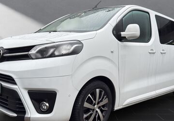 Toyota Proace (Verso) 132.500 km 28.990 &euro; Dinslaken 46537