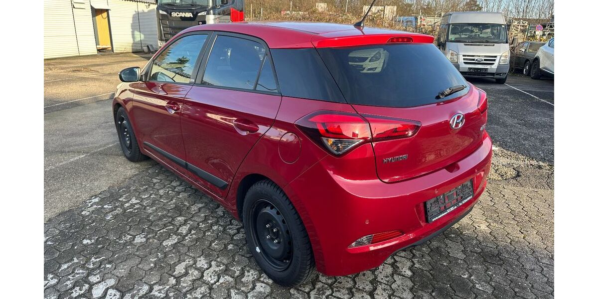 Hyundai i20 77.000 km 8.990 &euro; Neuss 41469