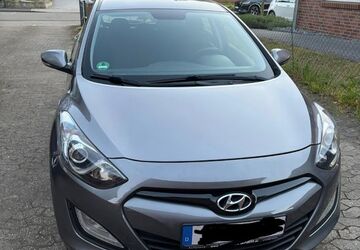 Hyundai i30 211.000 km 4.800 &euro; Duisburg 47226