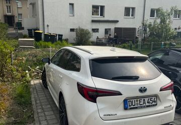 Toyota Corolla 29.900 km 27.500 &euro; Duisburg 47166