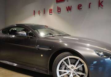 Aston Martin V8 33.000 km 74.941 &euro; Duisburg 47228