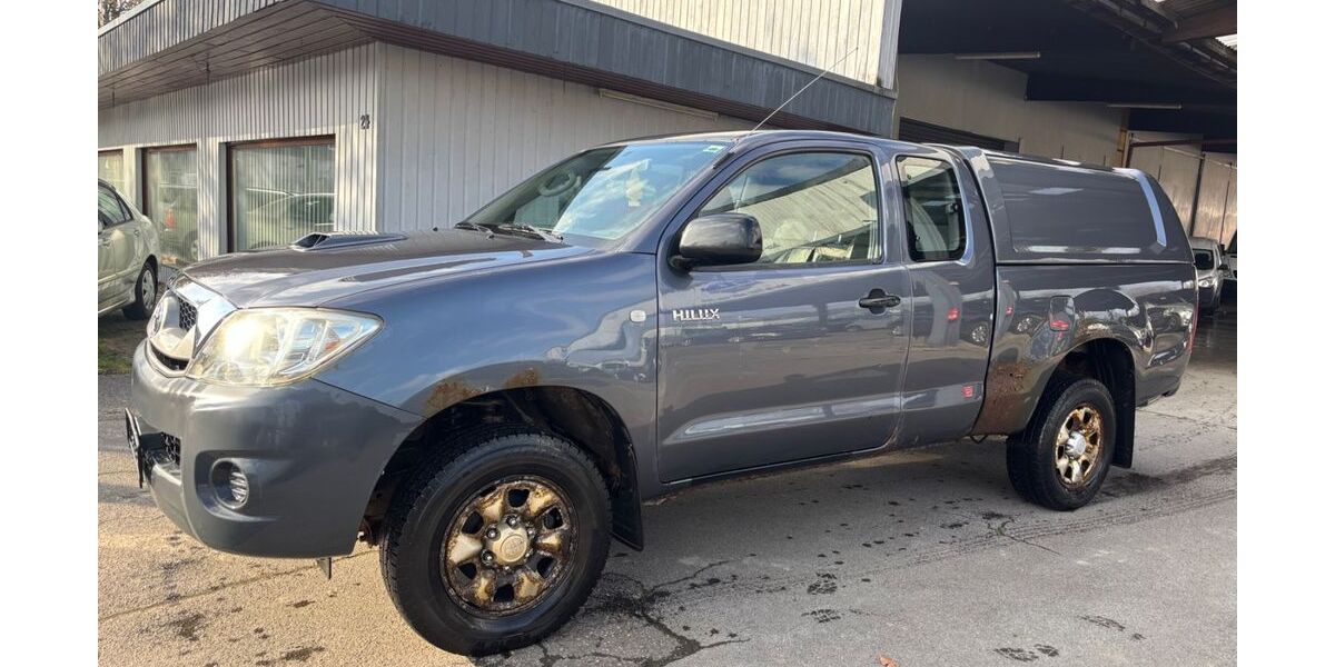 Toyota Hilux 312.000 km 8.750 &euro; Essen 45356