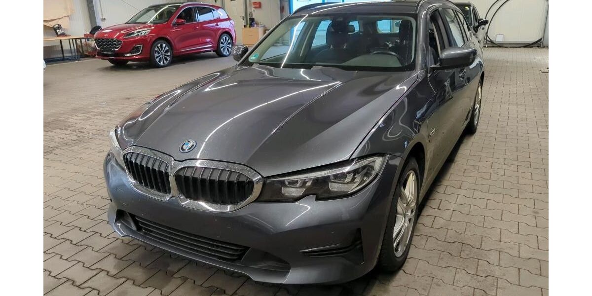 BMW 330 146.612 km 19.490 &euro; Neuss 41469
