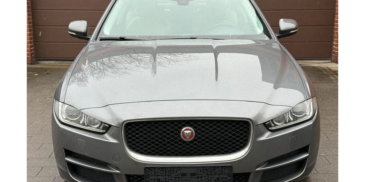 Jaguar XE 239.968 km 8.250 &euro; Duisburg 47138