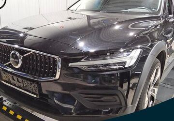 Volvo V60 Cross Country 54.456 km 32.980 &euro; Essen-Kray 45309