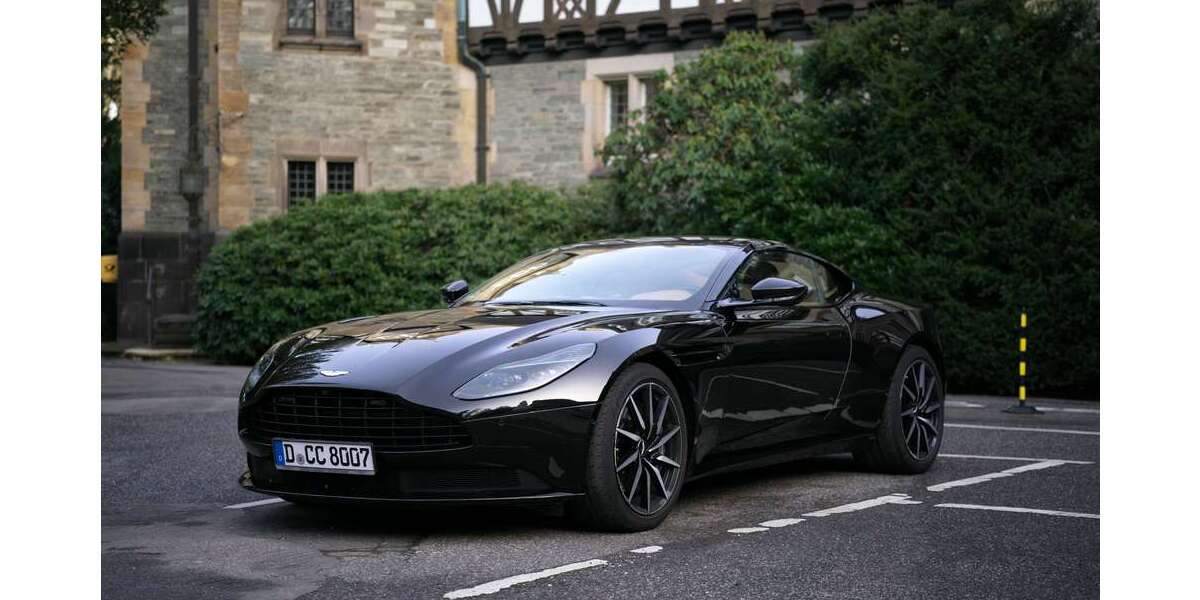 Aston Martin DB11 29.545 km 119.000 &euro; Düsseldorf, Stadt 40545