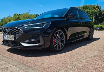 Ford Focus 49.300 km 31.499 &euro; Duisburg 47199