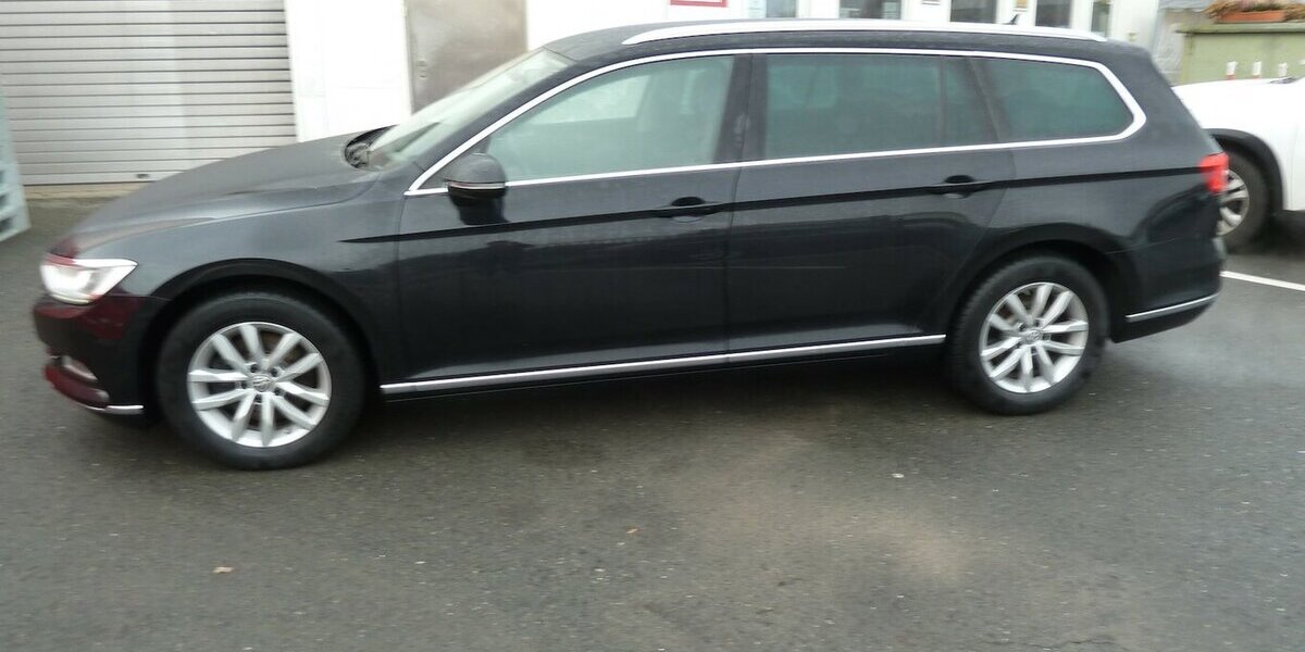 VW Passat 2.0 TDI Highline DSG Alcatara Navi STandh. 110.000 km 16.900 &euro; Ratingen 40885