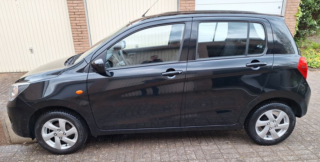 Suzuki Celerio 18.452 km 8.200 &euro; Düsseldorf 40593
