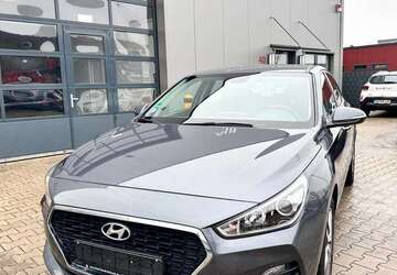 Hyundai i30 75.676 km 11.900 &euro; Oberhausen 46145