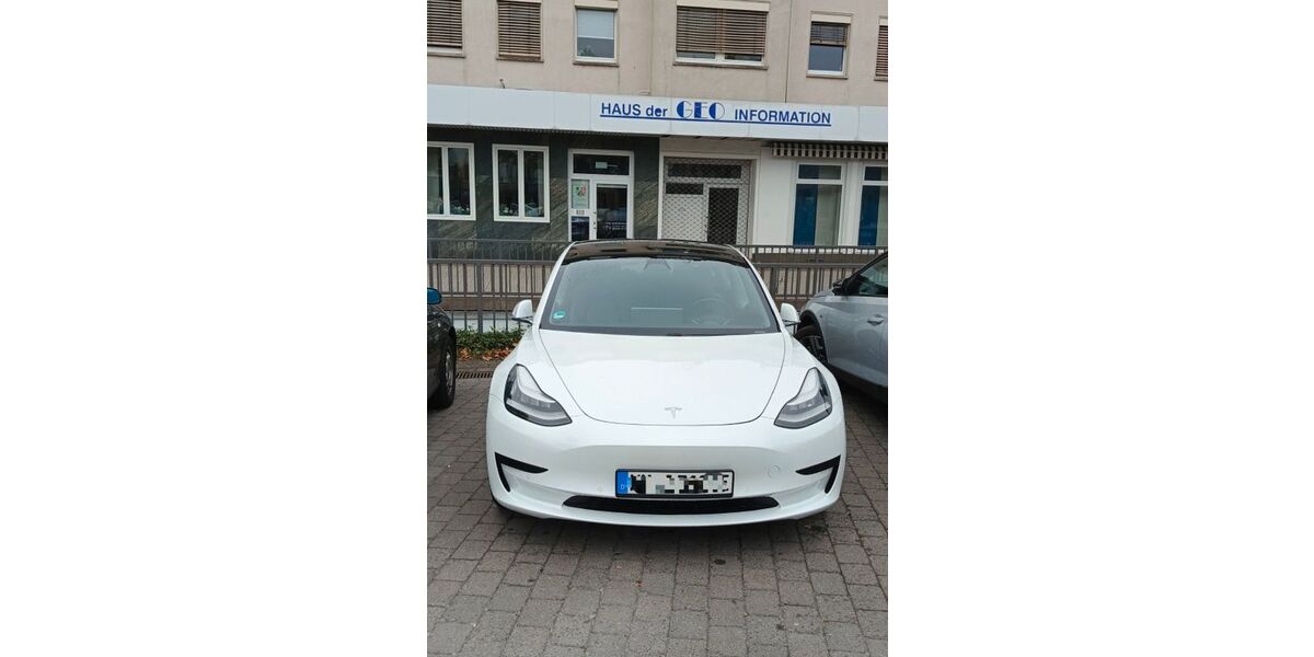Tesla Model 3 180.000 km 16.500 &euro; Mülheim an der 45468