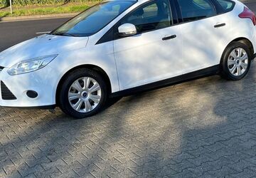 Ford Focus 104.000 km 5.999 &euro; Düsseldorf 40545