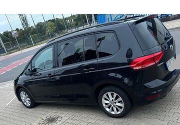 VW Touran 234.400 km 11.499 &euro; Düsseldorf 40599