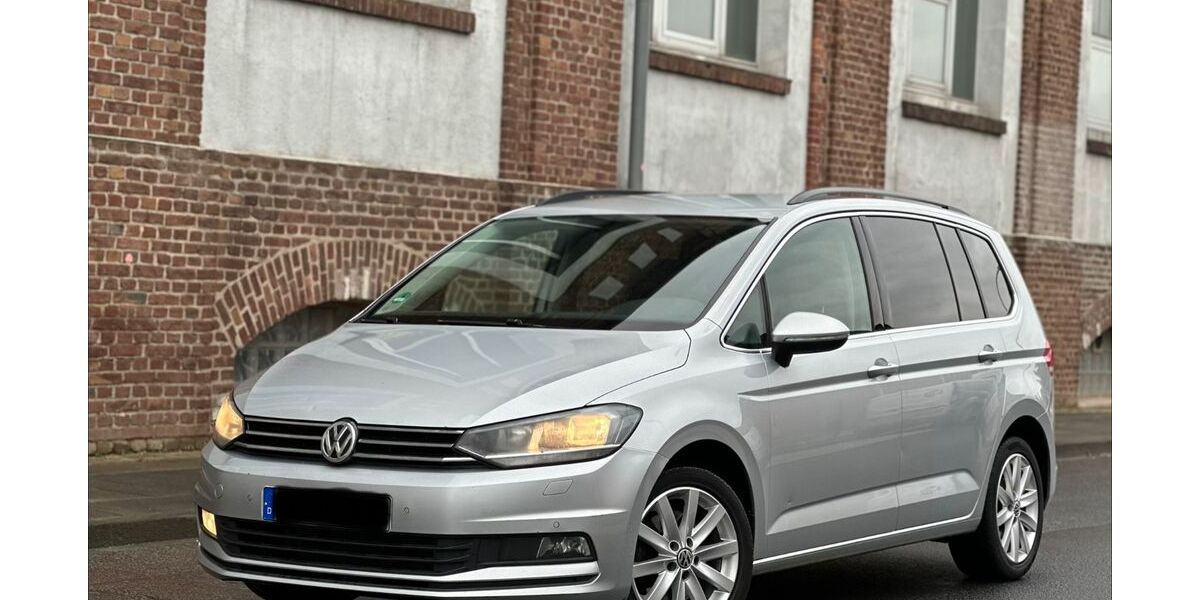 VW Touran 130.000 km 13.890 &euro; Voerde 46562