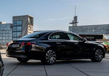 Mercedes-Benz 220 148.000 km 42.500 &euro; Düsseldorf 40472