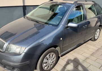 Skoda Fabia 191.408 km 2.490 &euro; Düsseldorf 40625
