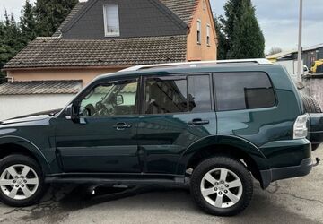 Mitsubishi Pajero 303.110 km 15.500 &euro; Mülheim an der Ruhr 45472